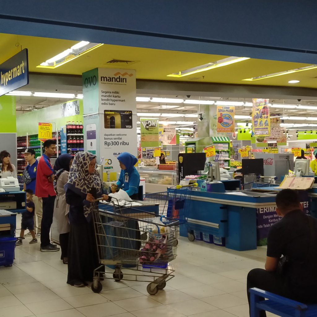 PIM Gelar Belanja Dengan Bawa Pulang Motor