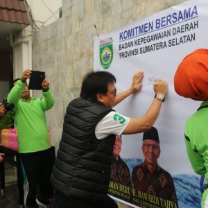 Kurangi Sampah Plastik, Pegawai Pemprov Sumsel Diimbau Bawa Botol Minum ke Kantor