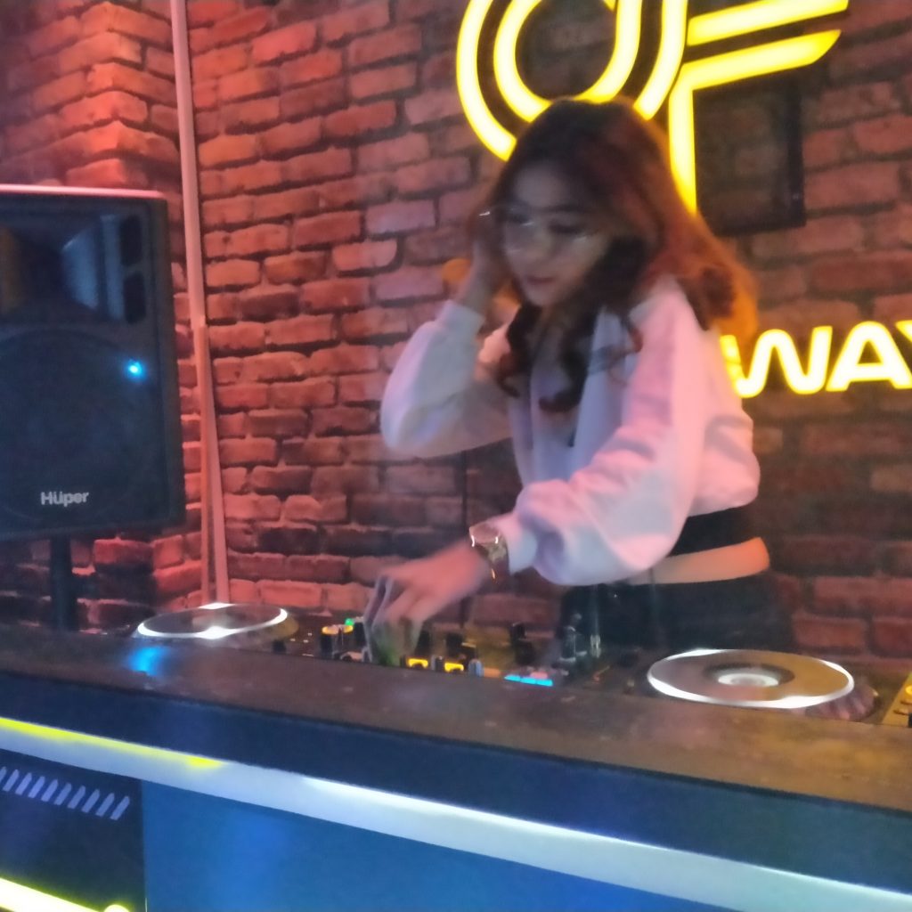 DJ Leea Sudah Terjun Di dunia Entertaint Dari Masih Sekolah