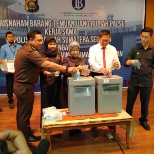 Bank Indonesia Musnahkan Ribuan Lembar Uang Palsu 