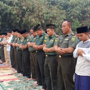 Ditengah Kabut Asap di Sumsel, Satgas Karhutla Kembali Laksanakan Salat Istisqa