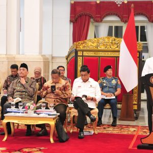 Kerja Keras 5 Tahun Ini, Presiden Jokowi Ucapkan Terima Kasih Kepada Wapres dan Semua Menteri
