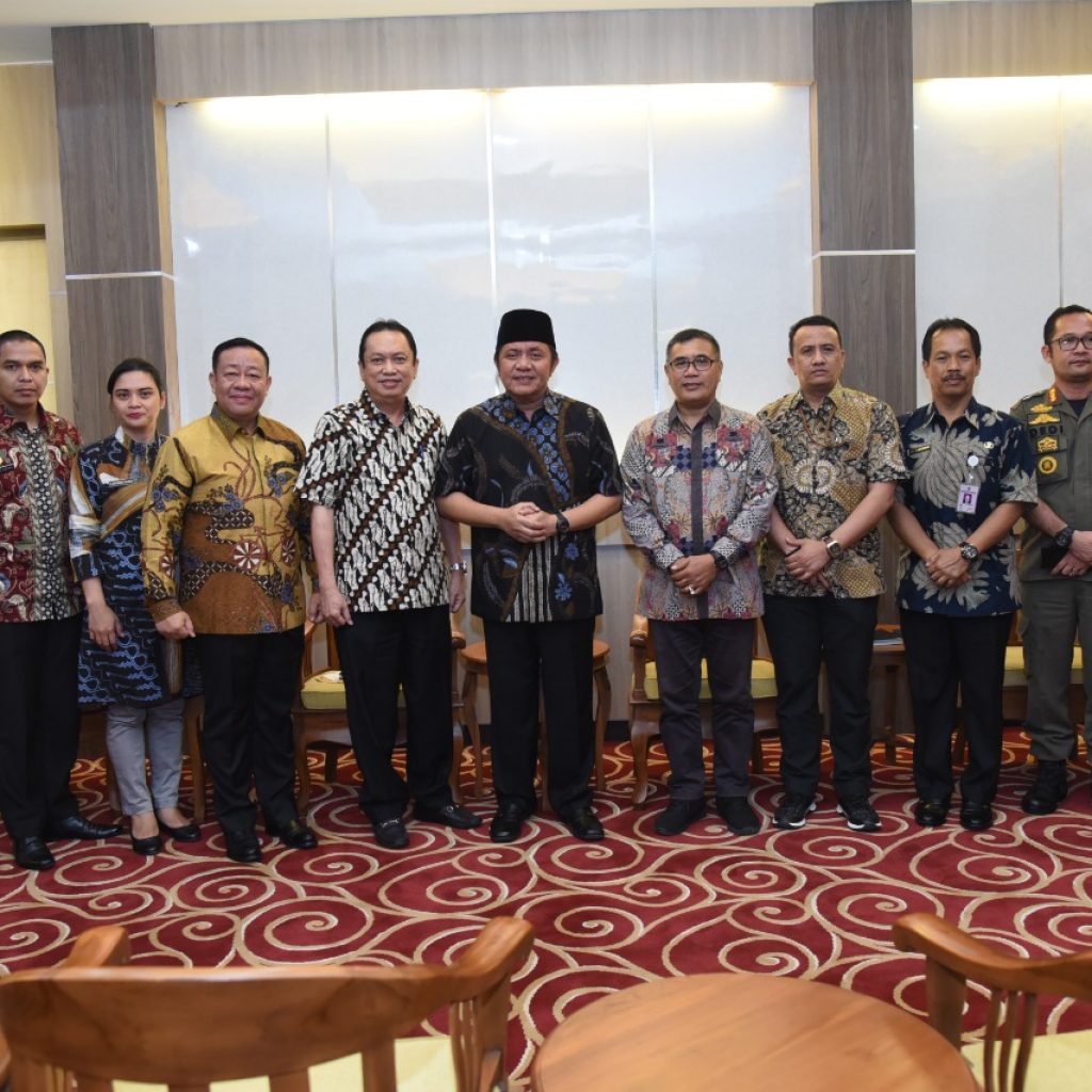 Herman Deru Minta Sarimuda Bina Atlet Renang Sumsel