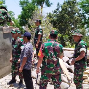 Sang Pemangku Wilayah Yang Terus Pantau Progres TMMD