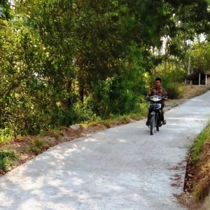 Jalan Dibangun TNI, Aktifitas Warga Mulai Lancar