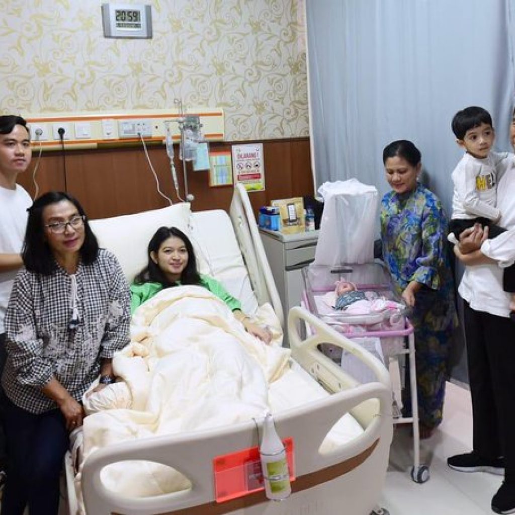 Cucu Ketiga, Presiden Jokowi: Semoga Tumbuh Jadi Anak yang Baik, Sehat, dan Berbakti