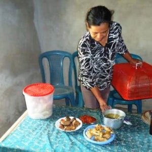 Saya Masih Terngiang Saat Siapkan Makan Terakhir Untuk Pak Tentara