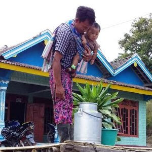 Cukup Ditaruh di Depan Rumah, Susu Perah Sapi Sudah Diambil KUD