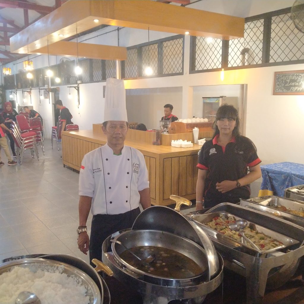 Benskip Kafe Resto Tawarkan Menu Pejabat Harga Merakyat