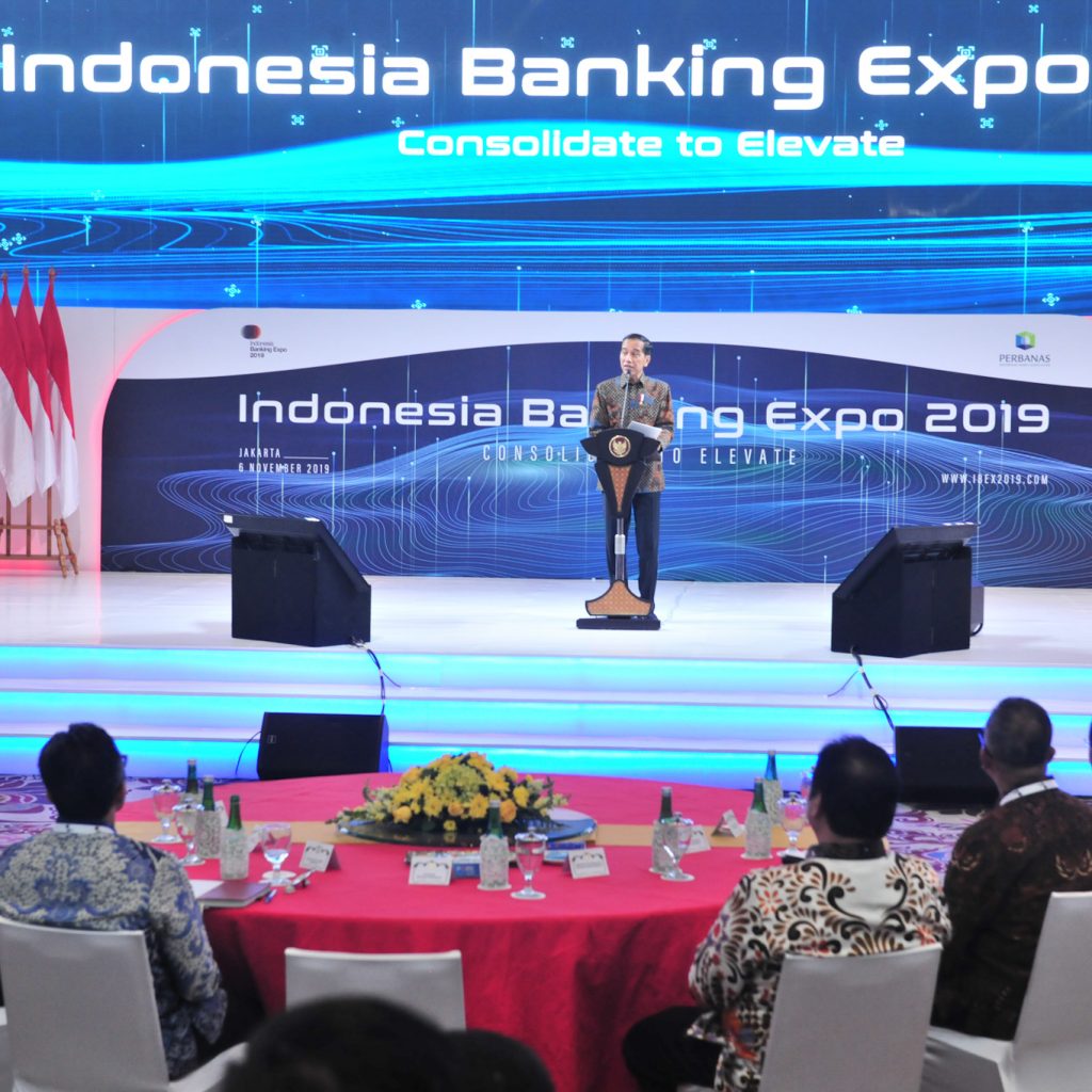 Ajak Turunkan Bunga Kredit, Presiden Jokowi : Perbankan Jangan Biayain Yang besar Saja