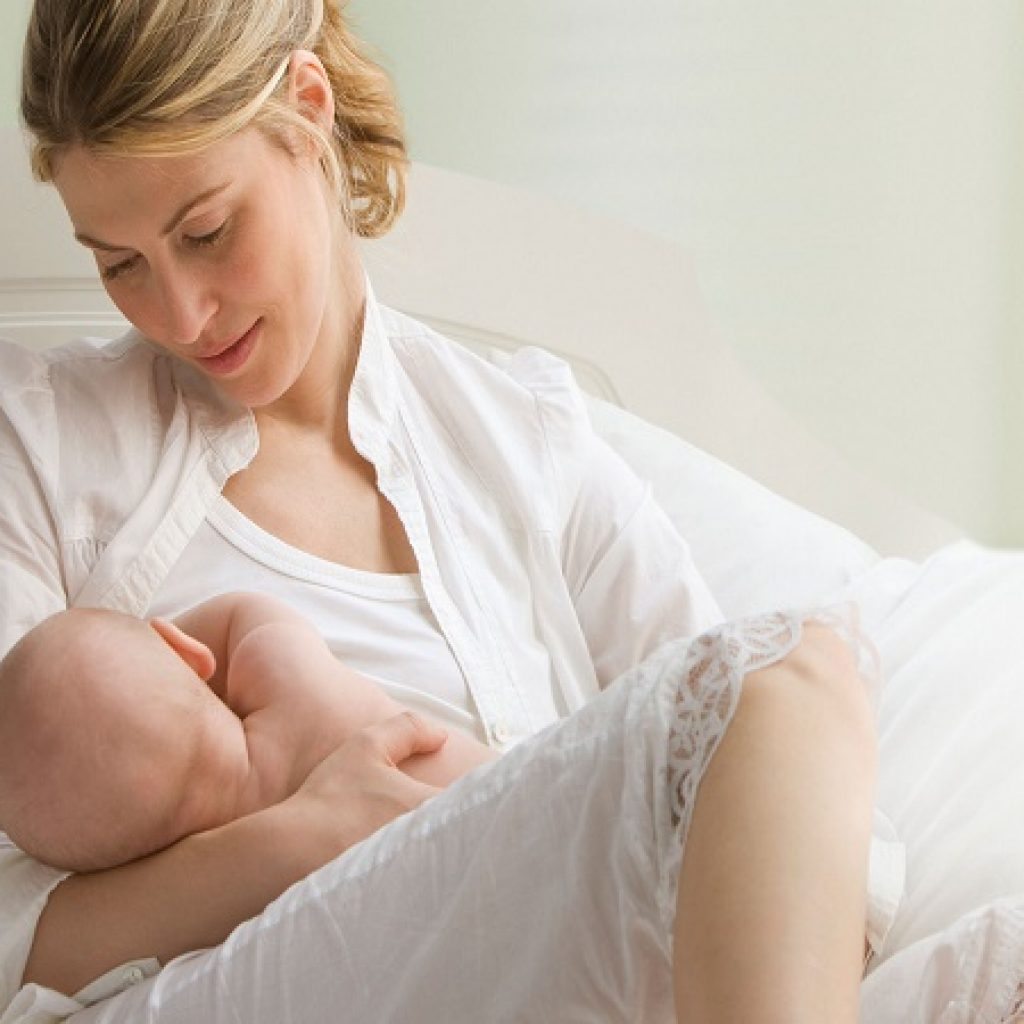 Makanan Sehat untuk Ibu Menyusui & Tips Menjaga Produksi ASI