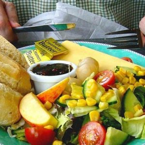 6 Tips Mengurangi Porsi Makan Tanpa Harus Kelaparan