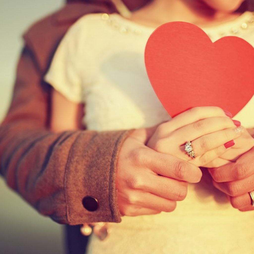 Mitos Atau Fakta?Jatuh Cinta Bikin Jerawatan