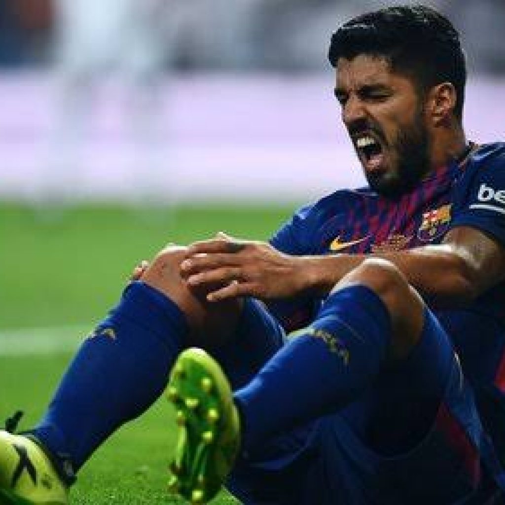 Lengkap Sudah, Barcelona Kalah dan Luis Suarez Cedera