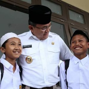Dodi Reza Alex Duduki Peringkat Satu Bupati Terpegah 2019 di Indonesia