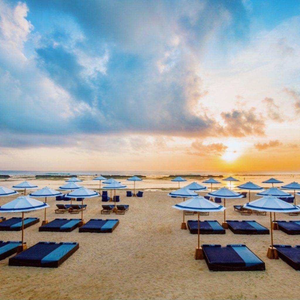 Khasiat Liburan di Pantai Bagi Kesehatan