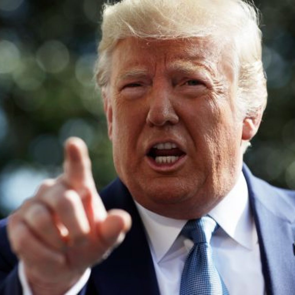 Dewan Perwakilan AS Jerat Trump dengan Dua Pasal Pemakzulan