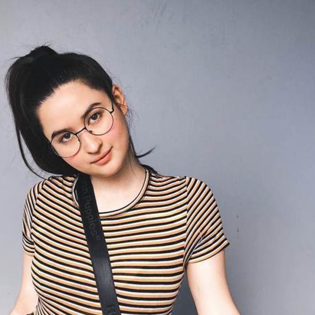 Stephanie Poetri Raih Penghargaan MAMA 2019