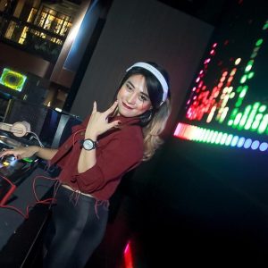 Tak Hanya Nge DJ, Egza Juga Ikut Komunitas  Mobil Omletz