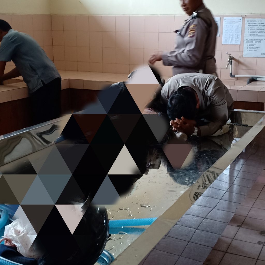 Ingin Beli Baju Baru Untuk Foto Keluarga, Wanita Ini Tewas Dilindas Truk Tronton 