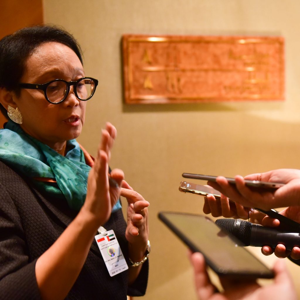 Menlu Lepas Tim Penjemput WNI di Wuhan