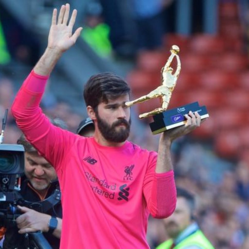 Alisson Becker Catat Rekor Kiper Pertama Raih Samba d’Or