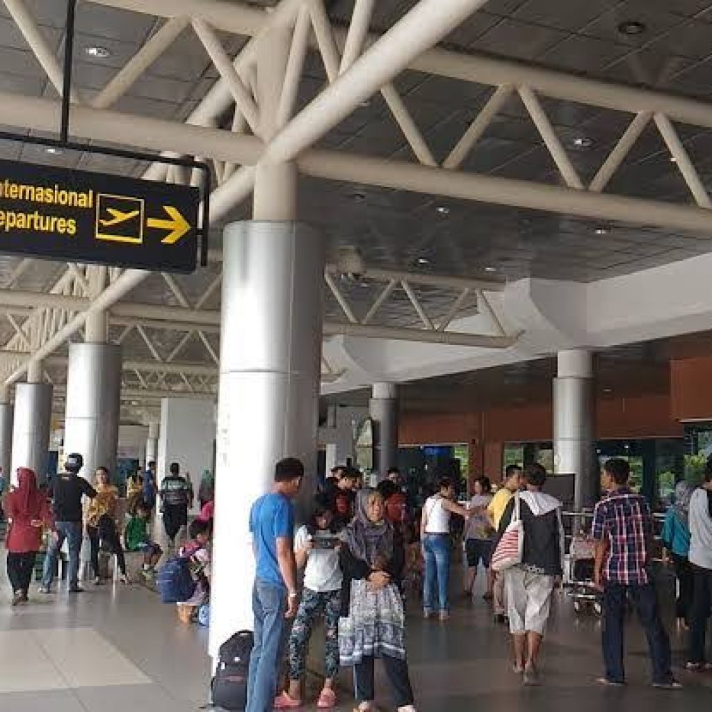 Lintasan Pacu di Bandara Halim Tergenang Air, Dua Penerbangan SMB II Terpaksa Dialihkan