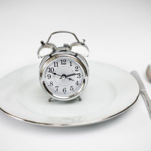 Makan Jarak 10 Jam Bisa Kurangi Berat Badan dan Risiko Penyakit