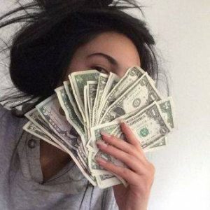 Sifat Materialistis Berkaitan dengan Masalah Kesehatan Mental