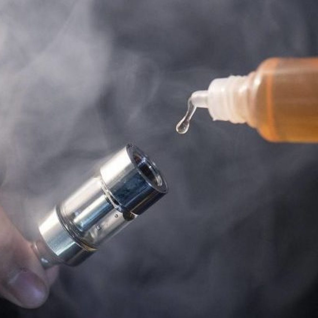 Mengenal EVALI, Penyakit Infeksi Paru Pengguna Rokok Elektrik