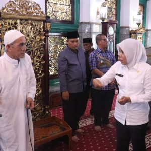 Waspada Covid-19, Pemkot Bersikan Tempat Ibadah di Palembang