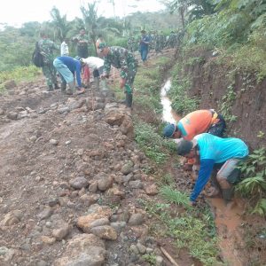 Wujud Kebersamaan Melalui Pra TMMD Reg 107 KODIM 0722 Dengan Pengerjaan Jalan