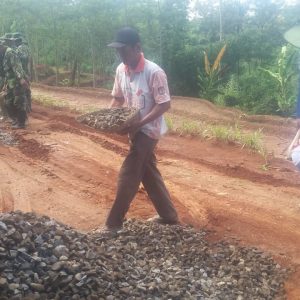 Solidaritas Warga Sangat Antusias Bersama TMMD