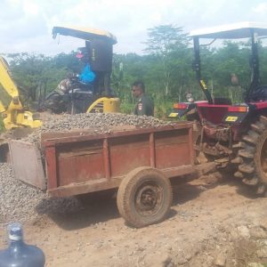 Sarana Alat Pengangkut Pindah Material Grobak Gandeng Traktor