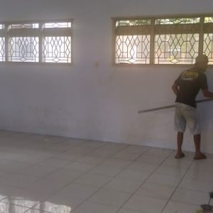 Memperindah Ruangan Posko TMMD 107 Kodim 0722/Kudus