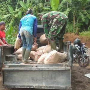 Menumpuknya Semen Di Desa Kedungsari Kudus