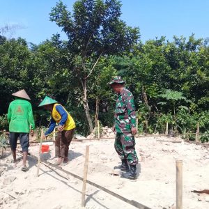 Hari Demi Hari Bedah Rumah Milik Mbah Sulkan Terus Dikebut Pengerjaanya