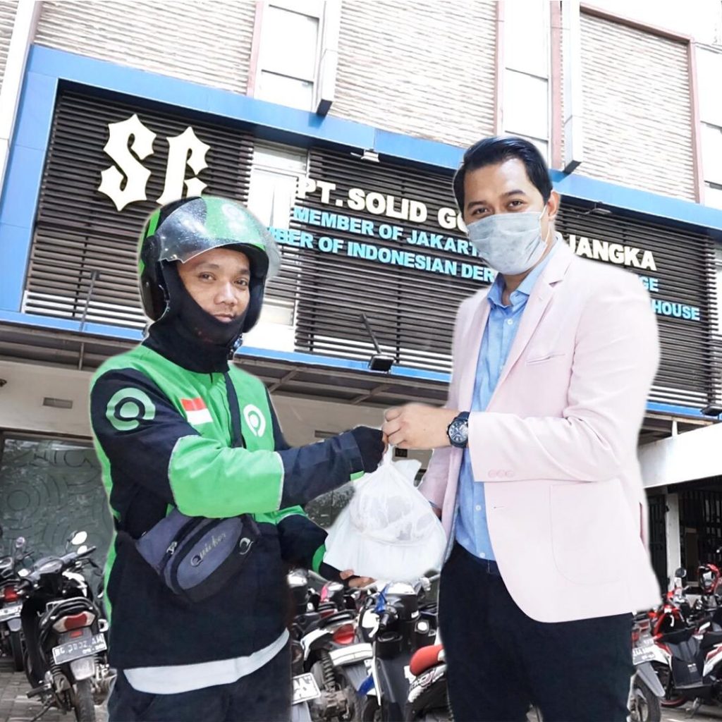 Ditengah Wabah Corona, Solid Gold Palembang Berbagi Rezeki Kepada Ojol