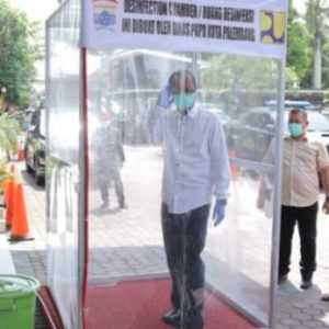 Sebelum Masuk Kantor, Pemkot  Palembang Wajibkan Pegawai Masuki Bilik Sterilisasi