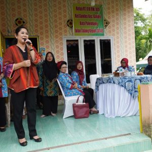 Feby Deru Gandeng Balitbangda Pasarkan Pindang Patin Kalengan