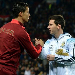 Antara Cristiano Ronaldo vs Lionel Messi , Siapa Jagoan Pele?