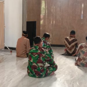 Satgas TMMD Reg-107 Kodim Kudus melaksanakan Ibadah