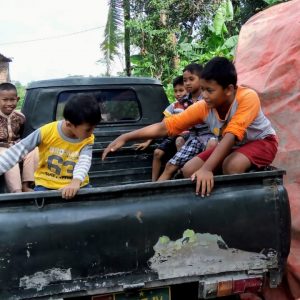 Liburan Sekolah Dimanfatkan Anak Anak Bermain Dijalanan Baru TMMD