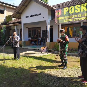 Kadus Talun Pimpin Doa Berakhirnya Kegiatan TMMD Di Desa Kedungsari