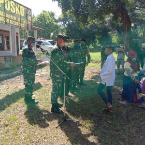 Letkol Arm Irwansyah S.A.P Memberikan Santunan Pada Warga Desa Kedungsari