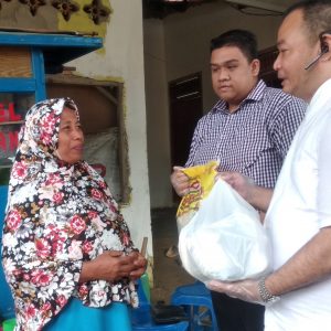 YLKI Sumsel Berikan 500 Paket Sembako Gratis, Bagi Warga Terkena Dampak Covid-19