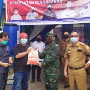 Bantu Masyarakat, Jurnalis Pemkot Palembang Serahkan 85 Karung Beras