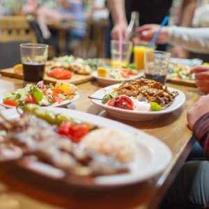 Ini Jenis Makanan yang Wajib Ada Saat Sahur