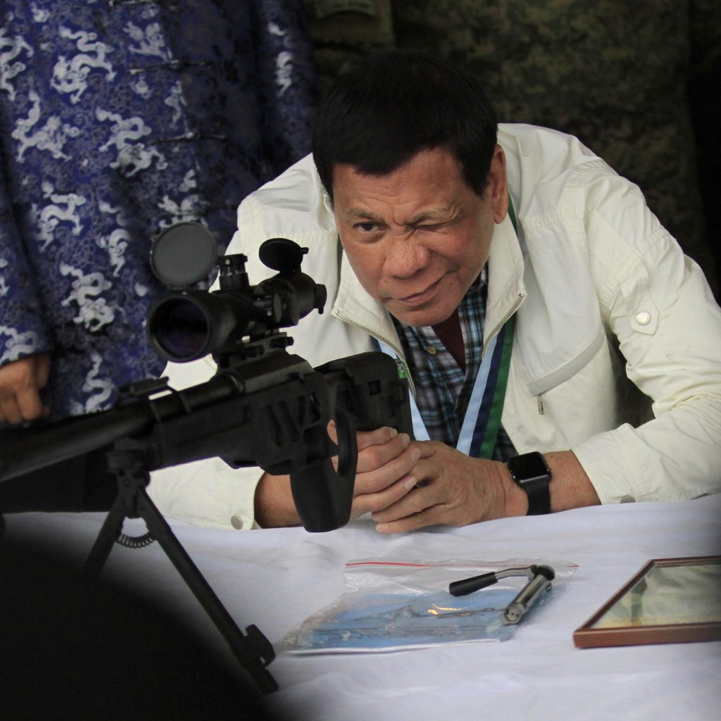 Duterte Benar-benar Tembak Mati Warga Langgar Lockdown