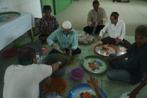 Tetap Jalankan Tradisi Bagikan Bubur Suro di  Palembang Saat Pandemi Covid-19